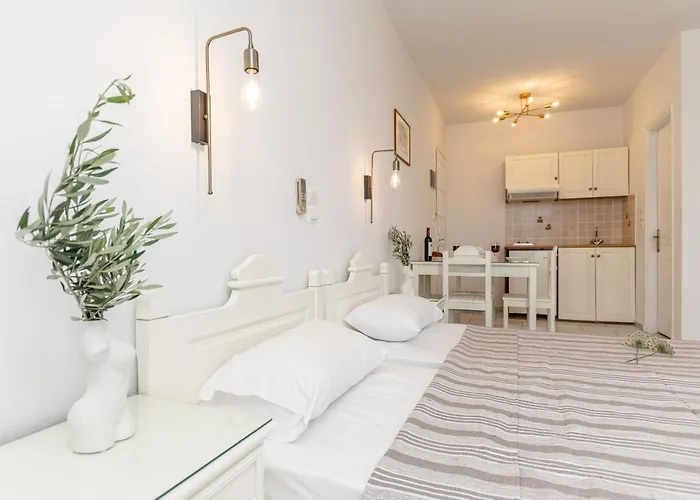 Golden Silence Apartment *