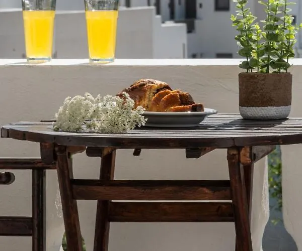 Golden Silence Apartment *